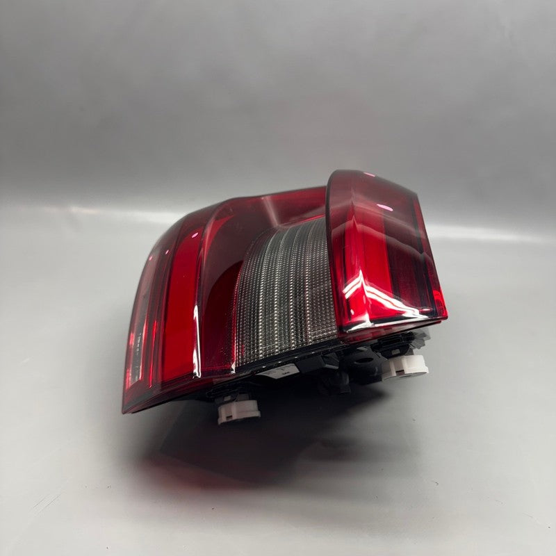 BMW X5 TAIL LIGHT LEFT DRIVER X5M 2019 2020 2021 2022 2023 OEM 3744226