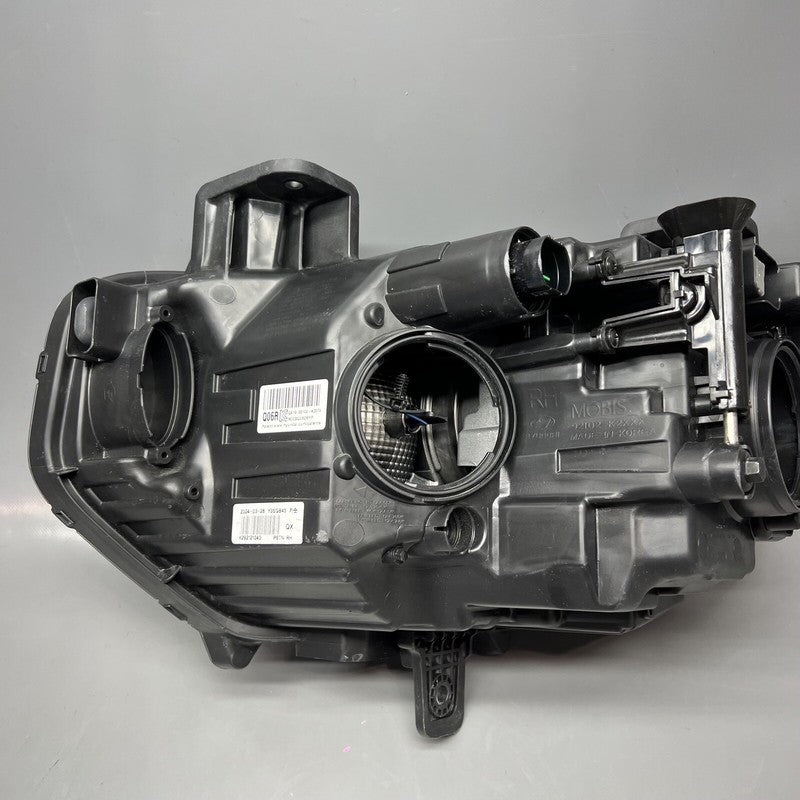 92102-K2070 HYUNDAI VENUE HEADLIGHT RIGHT PASSENGER 2020 2021 2022 2023 2024 HALOGEN 
