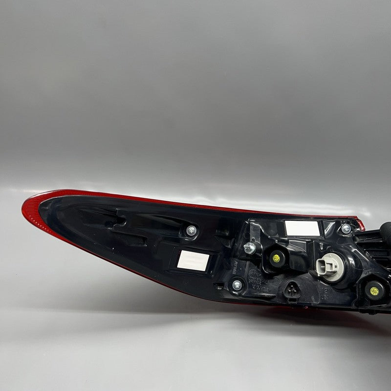 TOYOTA CAMRY TAIL LIGHT RIGHT PASSENGER 2025 2026 OEM