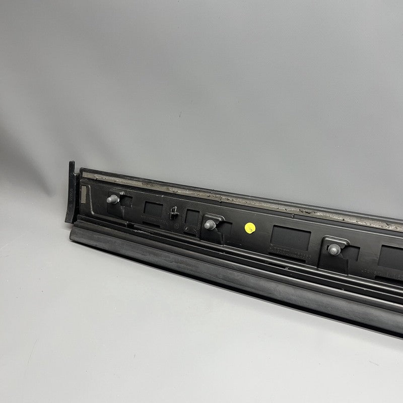 9Y0837096 PORSCHE CAYENNE DOOR MOLDING RIGHT FRONT 2019 2020 2021 2022 OEM 9Y0837096