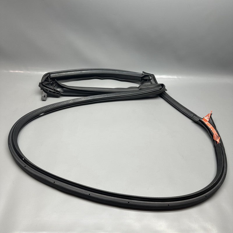 6009586-00-I TESLA MODEL S DOOR BODY SEAL RIGHT REAR 2012-2020 OEM 6009586-00-I