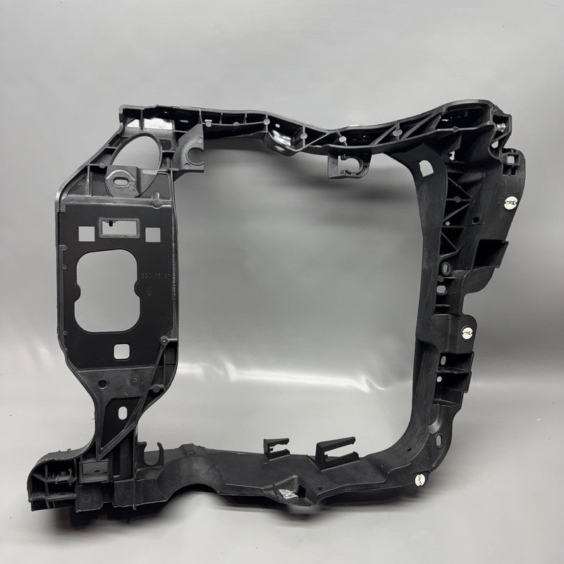 PORSCHE MACAN RADIATOR CORE SUPPORT BRACKET RIGHT FRONT 2015 2016 2017