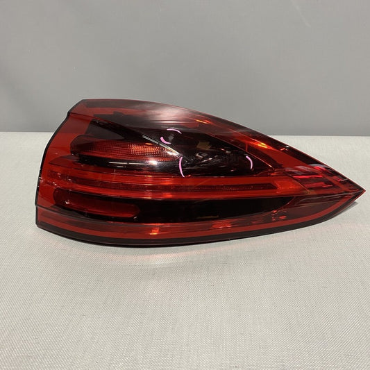 7P5945208R PORSCHE CAYENNE TAIL LIGHT RIGHT PASSENGER 7P5945208R 2015 2016 2017 LED OEM