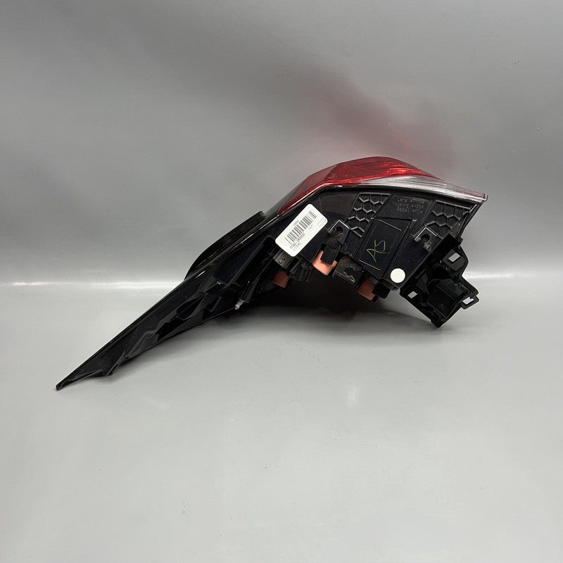 81560-0R09000 TOYOTA RAV4 TAIL LIGHT LEFT DRIVER 2019 2020 2021 OEM 81560-0R09000