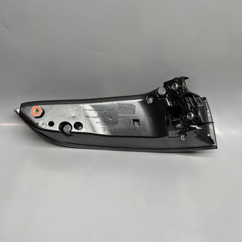 PORSCHE CAYENNE TAIL LIGHT RIGHT PASSENGER 2019 20 21 22 2023 LED OEM 