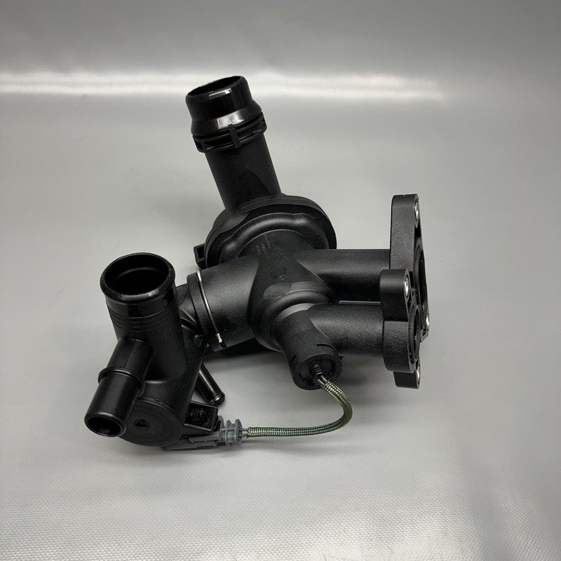 LR106640 RANGE ROVER DEFENDER THERMOSTAT HOUSING 2020 2021 2022 2023 OEM LR106640