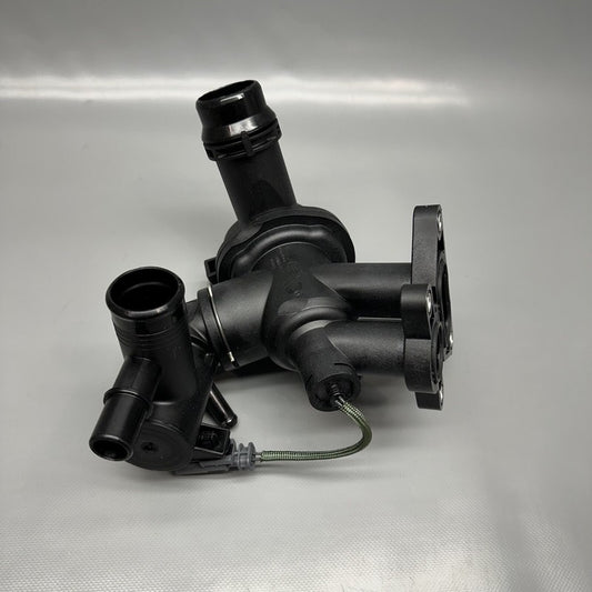 LR106640 RANGE ROVER DEFENDER THERMOSTAT HOUSING 2020 2021 2022 2023 OEM LR106640
