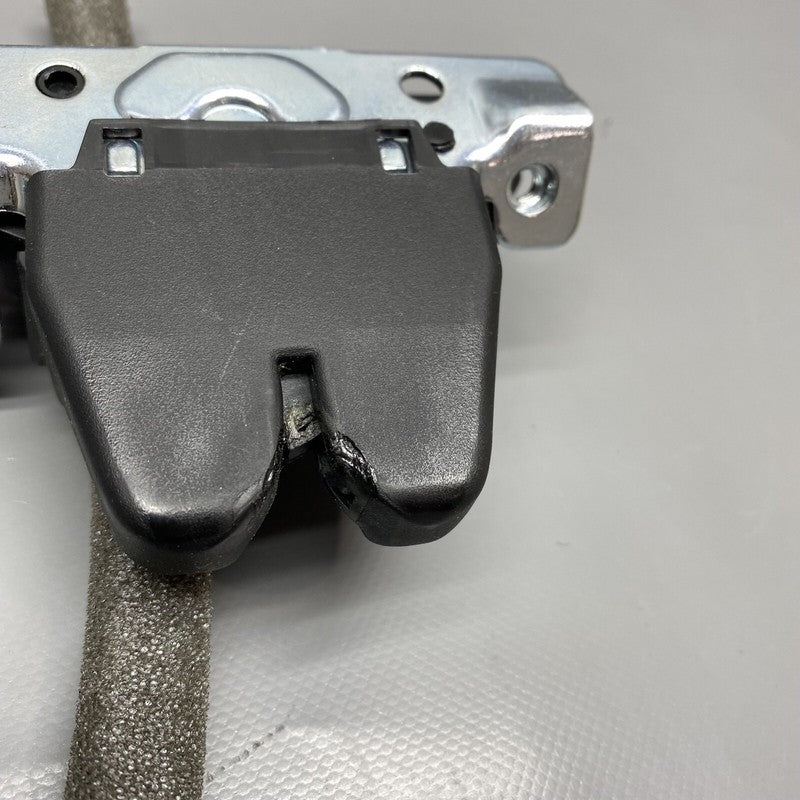 A2047500485 MERCEDES BENZ CLS550 TRUNK LOCK ACTUATOR MOTOR  2014 2015 16 17 18 2019 2020 OEM