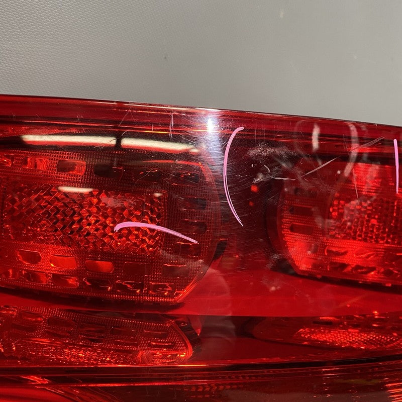 4L0945094A AUDI Q7 TAIL LIGHT RIGHT PASSENGER 4L0945094A 2007 2008 2009 OEM