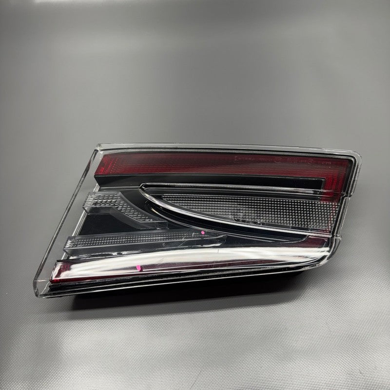 TESLA MODEL S TRUNK TAIL LIGHT RIGHT PASSENGER 2016 2017 2018 2019 202