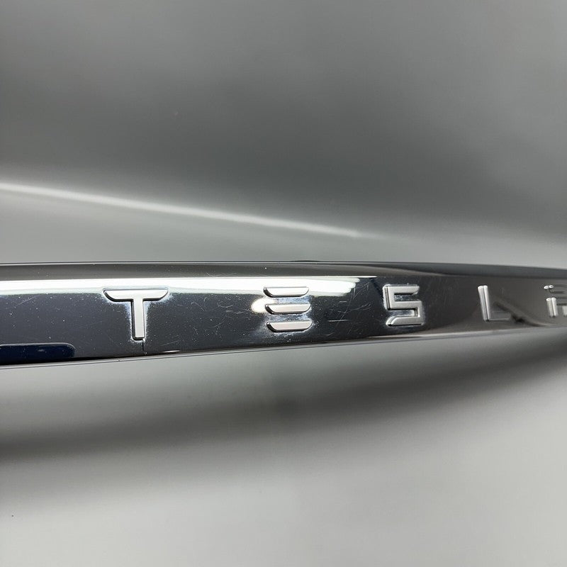 1025776-00-A TESLA MODEL S LIFTGATE CHROME TRIM MOLDING 2012 2013 2014 2015 OEM 1025776-00-A