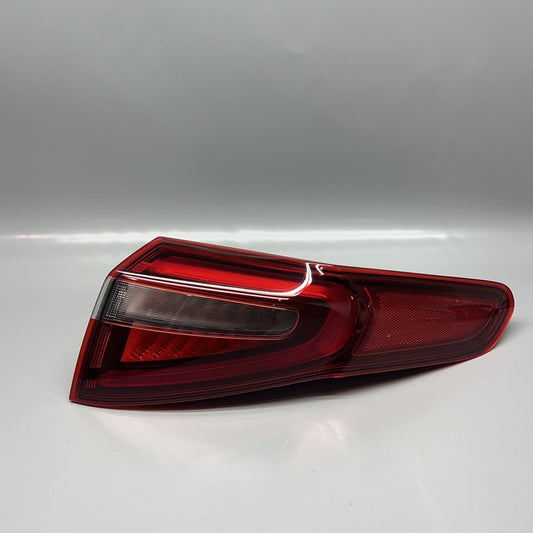 20791999 ALFA ROMEO STELVIO TAIL LIGHT RIGHT PASSENGER 2018 19 20 21 22 2023 OEM 20791999