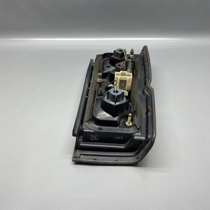NISSAN PATHFINDER TAIL LIGHT RIGHT PASSENGER 1987 88 89 90 91 92 93 94 1995 OEM
