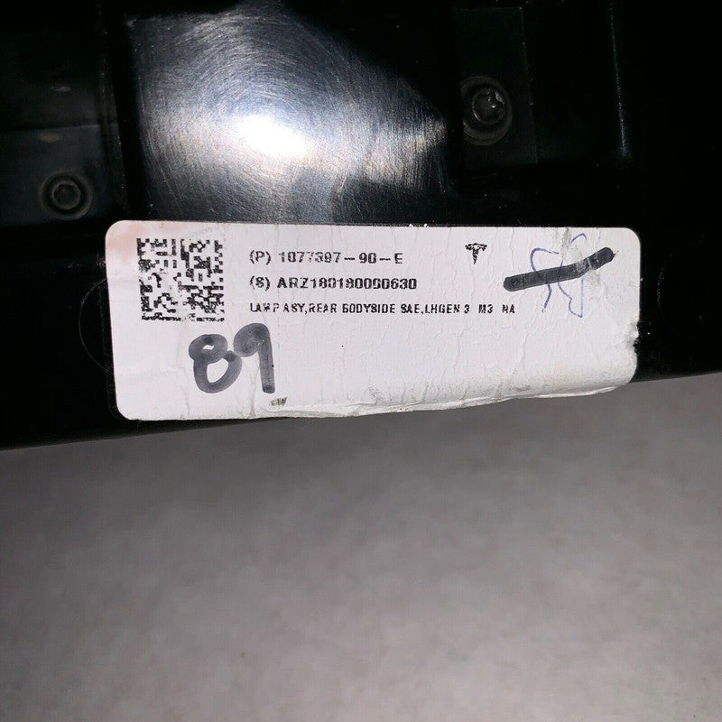 1077397-90-E TESLA MODEL 3 TAIL LIGHT LEFT DRIVER 1077397-90-E 2017 2018 2019 OEM