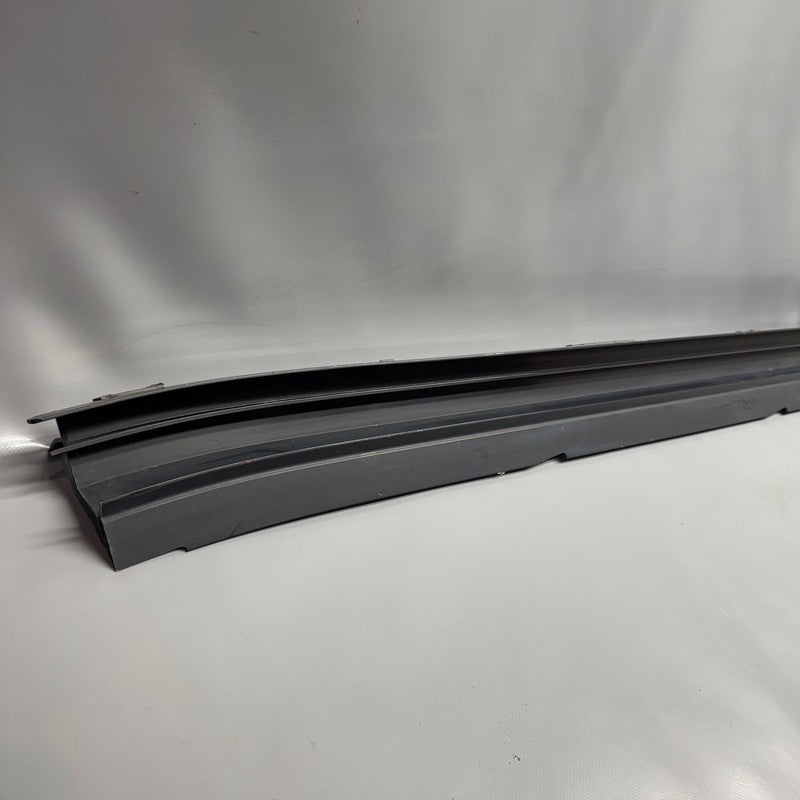 TESLA CYBERTRUCK HORIZONAL GUIDE RAIL RIGHT 2024 2025 OEM 1852129-00-D