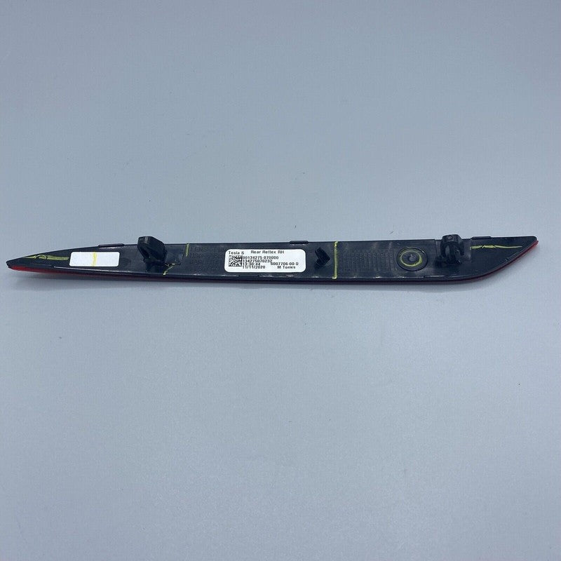 6007706-00-D TESLA MODEL S REAR BUMPER REFLECTOR RIGHT 2016 2017 2018 2019 2020 OEM