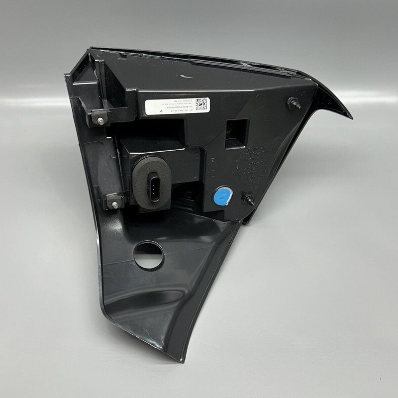 TESLA MODEL 3 TAIL LIGHT RIGHT 2017 2018 2019 2020 2021 1077398-00-H O