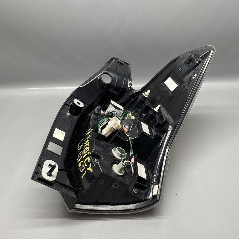 SUBARU FORESTER TAIL LIGHT LEFT DRIVER 84201-SG150 2017 2018 OEM
