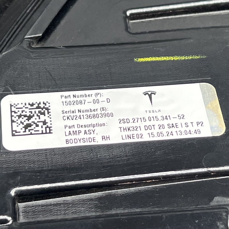 1502087-00-D TESLA MODEL Y TAIL LIGHT RIGHT PASSENGER 2020 2021 2022 2023 LED 4 PIN OEM