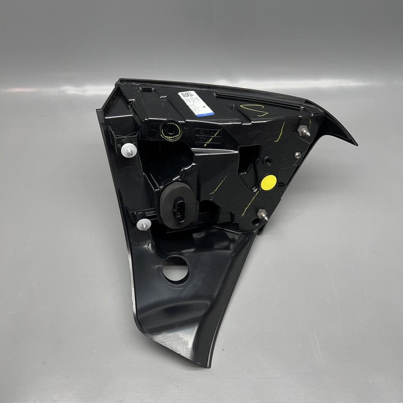 1502087-00-D TESLA MODEL Y TAIL LIGHT RIGHT PASSENGER 2020 21 22 23 2024 LED OEM 1502087-00-D