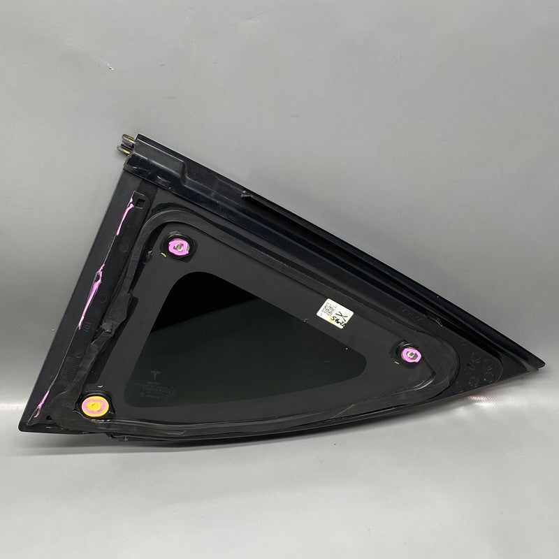 1495741-00-E TESLA MODEL Y QUARTER GLASS RIGHT REAR 2020 2021 2022 2023 OEM 1495741-00-E
