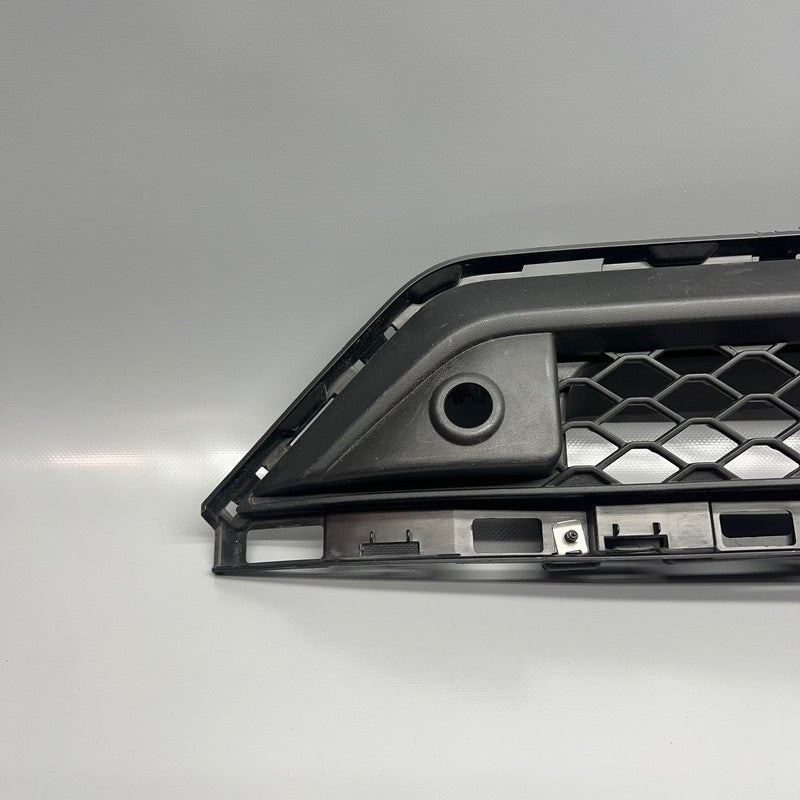 06701981820 MASERATI GRECALE GRILLE FRONT BUMPER LOWER 2023 2024 2025 OEM 6701981820