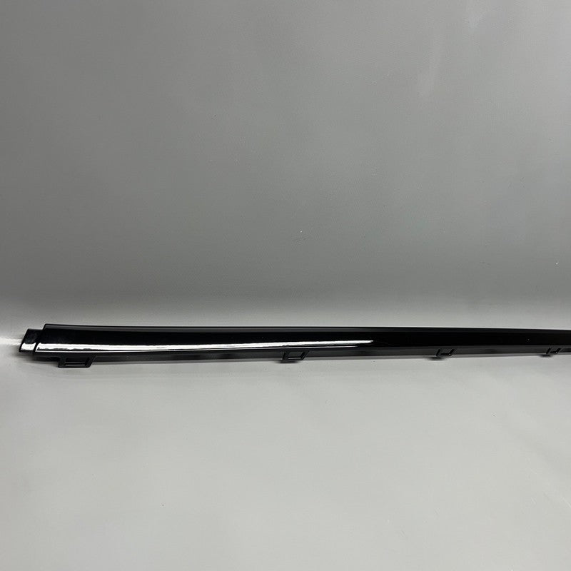 MERCEDES BENZ GLS X167 DOOR BELT MOLDING FRONT  LOWER BUMPER 2018 OEM