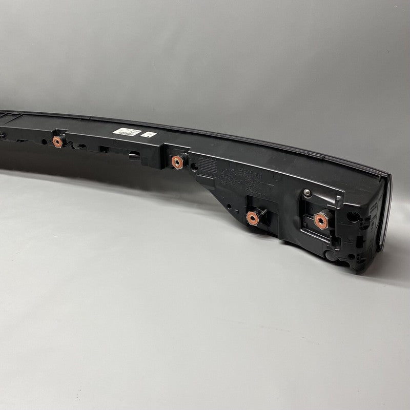 9Y0945081Q PORSCHE CAYENNE TRUNK CENTER TAIL LIGHT LED 2019 2020 2021 OEM 9Y0945081Q