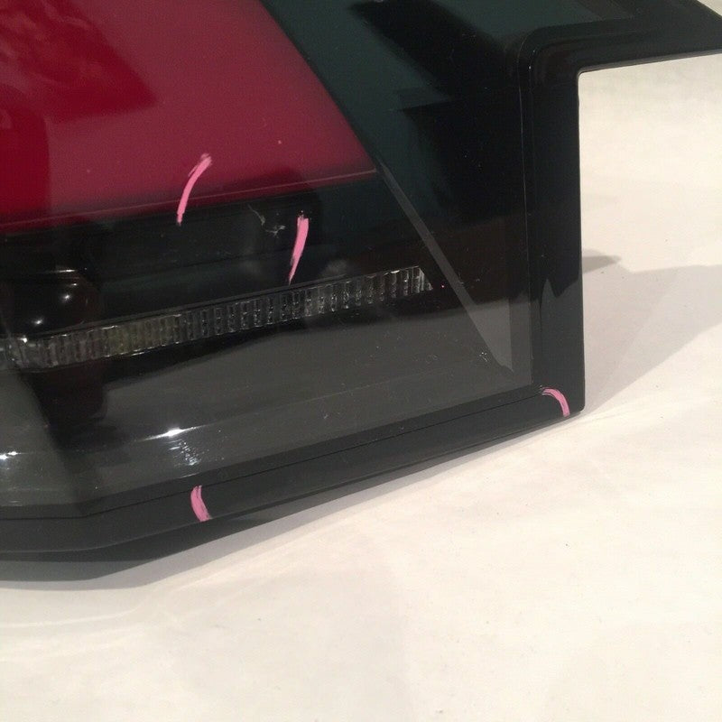 1034333-00-A TESLA MODEL X TAIL LIGHT RIGHT PASSENGER 1034333-00-A 2015 2016 2017 2018 OEM