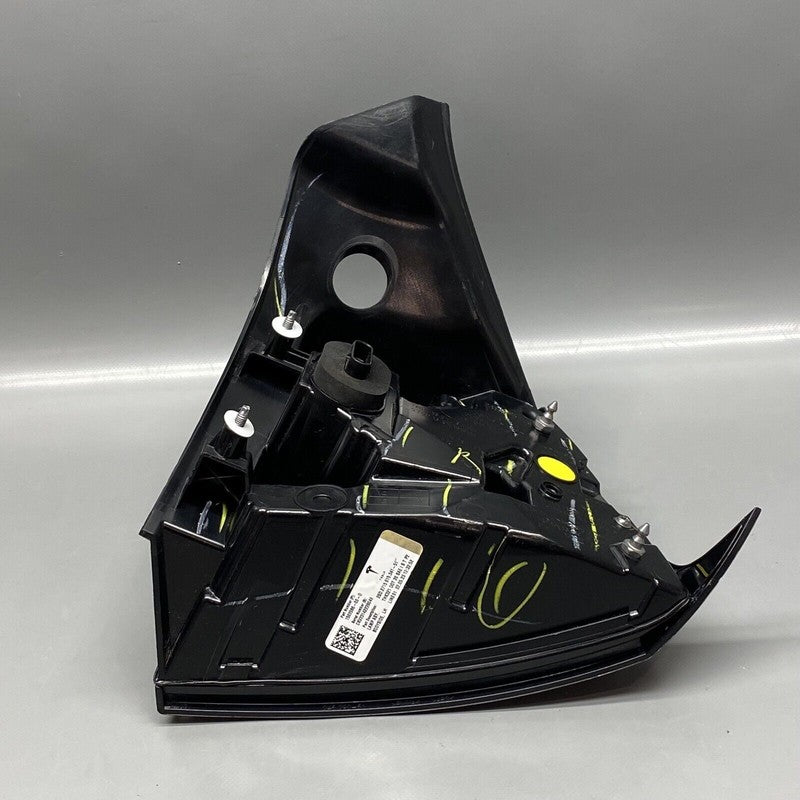 1502086-00-D TESLA MODEL Y TAIL LIGHT LEFT DRIVER LED 2020 2021 2022 2023 OEM 1502086-00-D