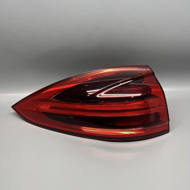 7P5945207R PORSCHE CAYENNE TAIL LIGHT LEFT DRIVER 2015 2016 2017 LED OEM 7P5945207R