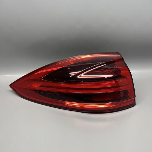 7P5945207R PORSCHE CAYENNE TAIL LIGHT LEFT DRIVER 2015 2016 2017 LED OEM 7P5945207R
