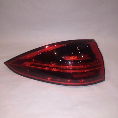 7P5945207H PORSCHE CAYENNE TAIL LIGHT LEFT DRIVER 7P5945207H 2015 2016 2017 LED OEM