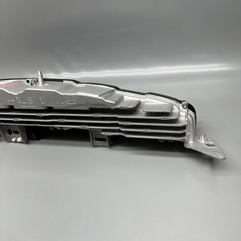 M8E2-13404-AL RANGE ROVER VOGUE TAIL LIGHT LEFT DRIVER 2023 2024 OEM M8E2-13404-AL