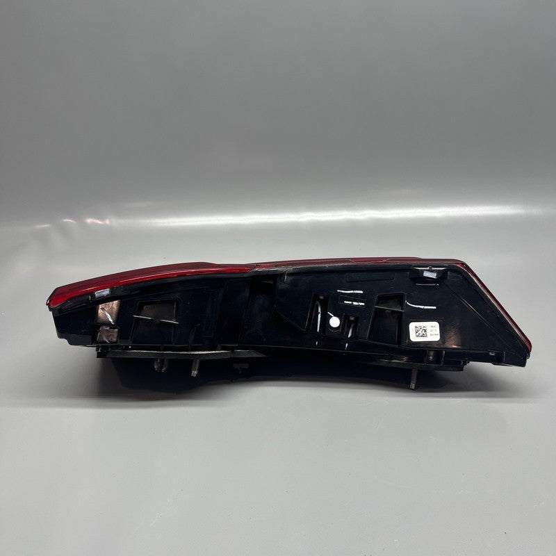 H75A164A304 BMW X7 TAIL LIGHT INNER RIGHT PASSENGER 2019 2020 2021 2022 OEM H75A164A304