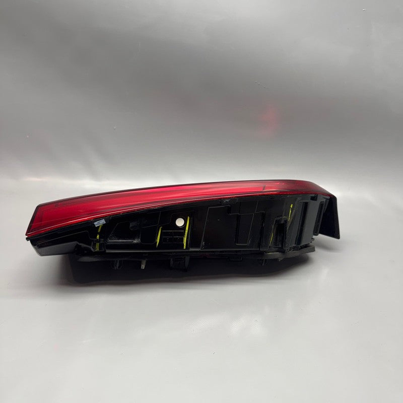 BMW X5 TAIL LIGHT RIGHT PASSENGER INNER 2019 2020 2021 OEM 8793199807