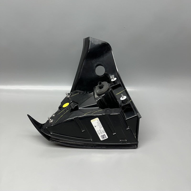 TESLA MODEL Y TAIL LIGHT RIGHT PASSENGER 2020 21 22 23 2024 LED OEM 15