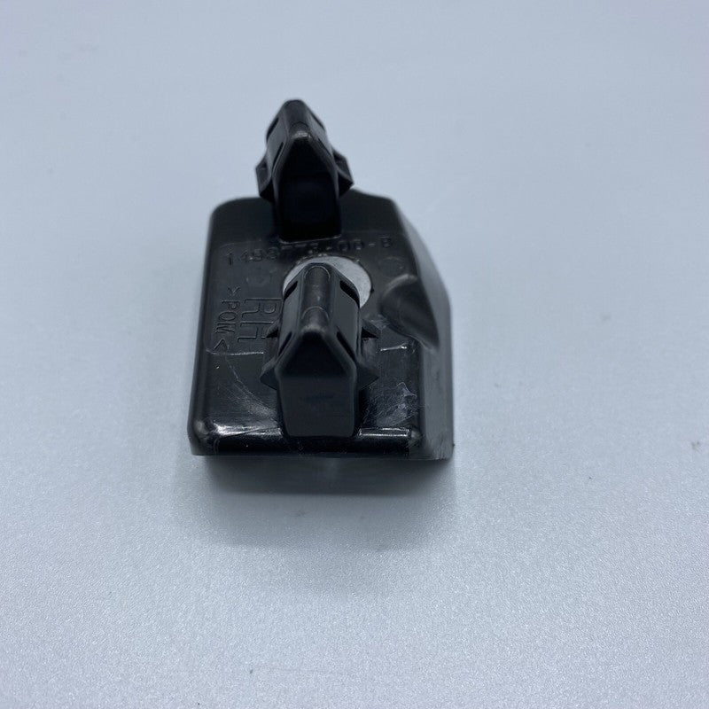 1493773-00-B TESLA MODEL Y FRONT BUMPER FENDER BRACKET RIGHT 1493773-00-B 2020 2021 2022 OEM