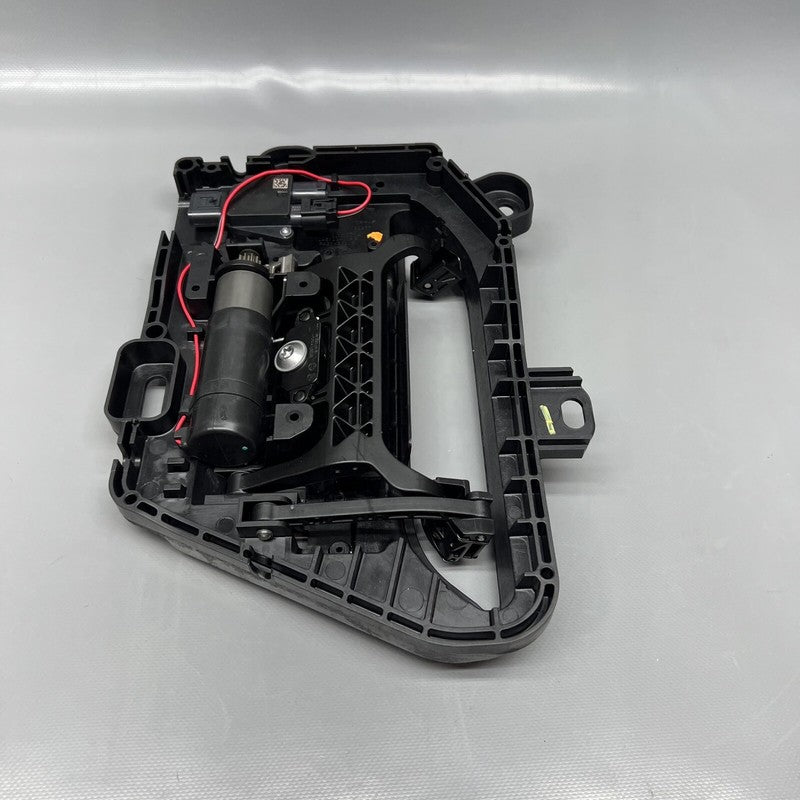 1582612-00-A TESLA MODEL S DOOR HANDLE RIGHT FRONT 2016 2017 2018 2019 2020 OEM 1582612-00-A