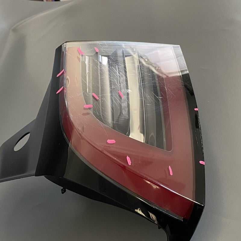 1077397-00-E TESLA MODEL 3 TAIL LIGHT LEFT DRIVER SIDE 2017 2018 2019 2020 2021 2022 OEM 