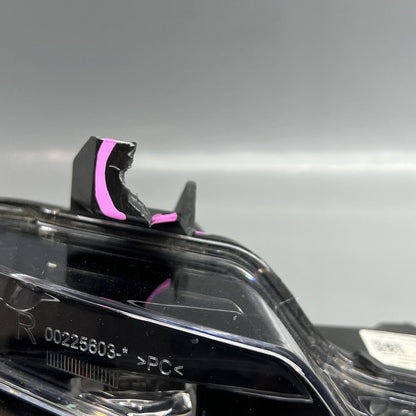 1507931-00-D TESLA MODEL Y FOG LIGHT RIGHT PASSENGER 3 PIN 2020 21 22 2023 OEM 1507931-00-D