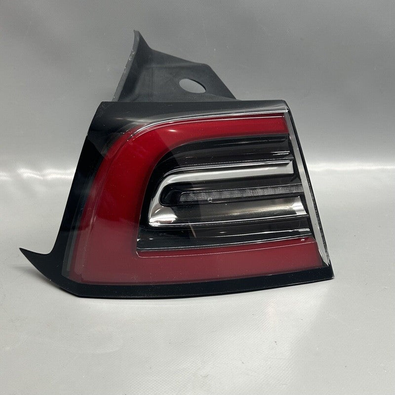 TESLA MODEL 3 TAIL LIGHT LEFT DRIVER 2017 2018 2019 2020 2021 LED OEM