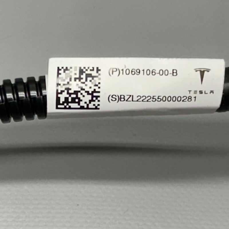 1069106-00-B TESLA MODEL S DOOR JUMP HARNESS FRONT 2012 2013 2014 2015 2016 OEM 1069106-00-B