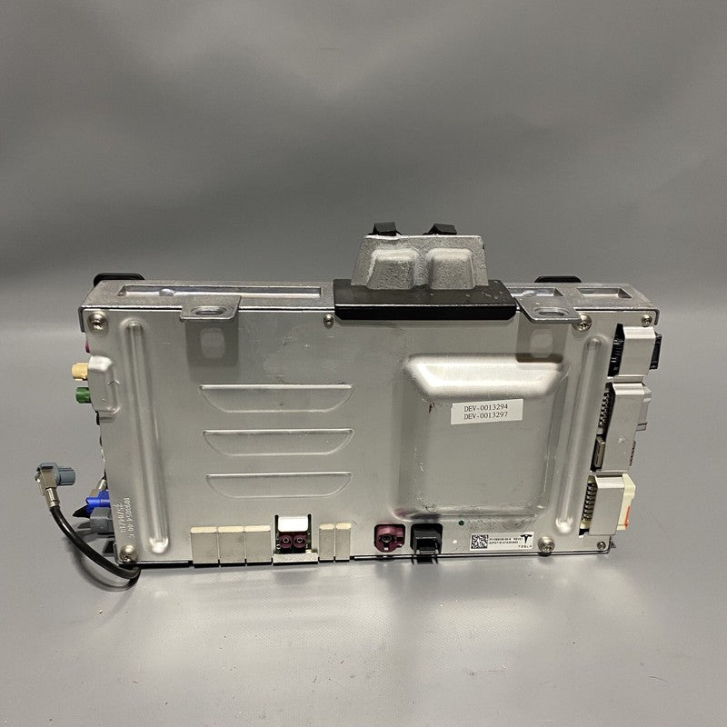 1098058-00-K TESLA MODEL 3 AUTO PILOT MEDIA CONTROL MODULE ECU COMPUTER 2017 2018 2019 2020