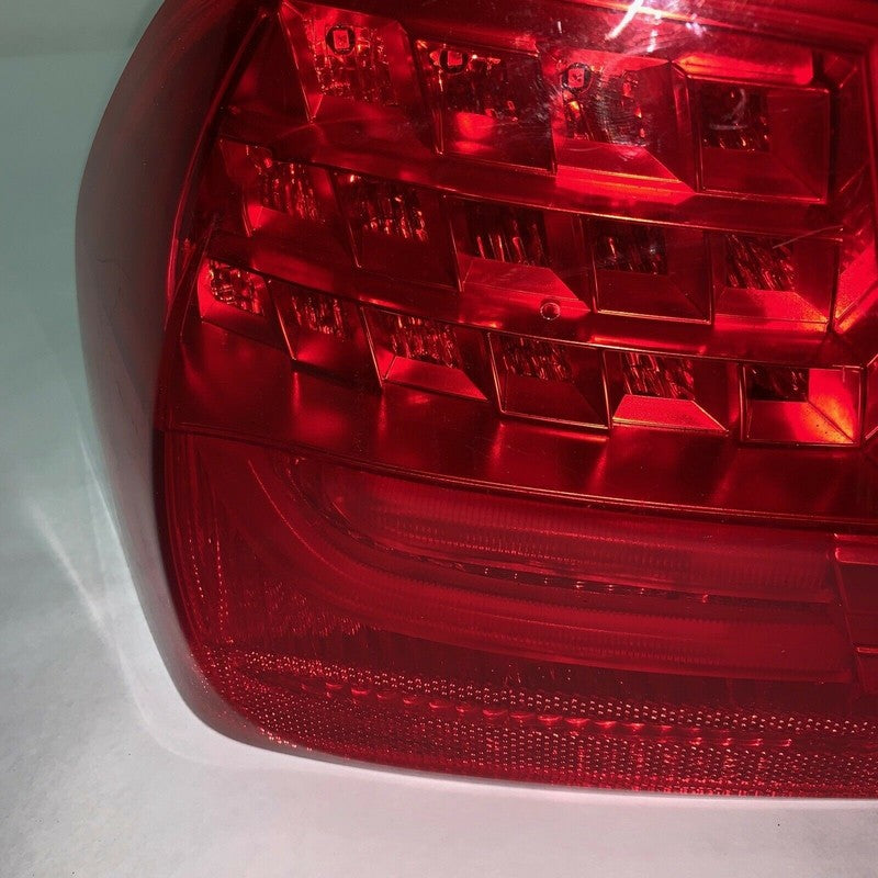 21830102 BMW 328 335 TAIL LIGHT LEFT DRIVER 21830102 LED SEDAN 2009 2010 2011 0EM