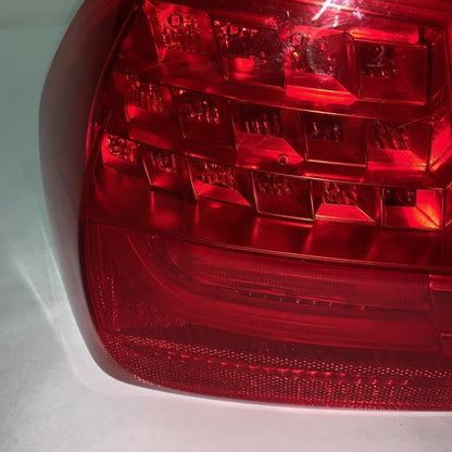 21830102 BMW 328 335 TAIL LIGHT LEFT DRIVER 21830102 LED SEDAN 2009 2010 2011 0EM