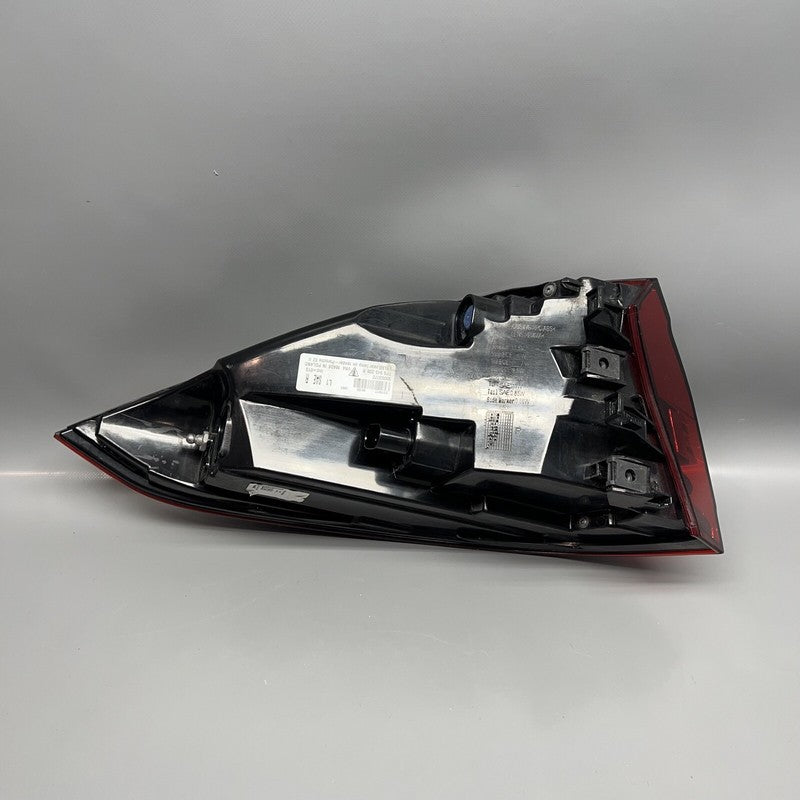7P5945208R PORSCHE CAYENNE TAIL LIGHT RIGHT PASSENGER 2015 2016 2017 LED OEM 7P5945208R