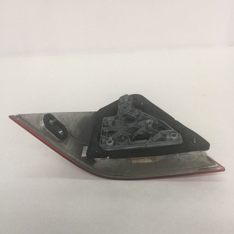 2038201064 MERCEDES BENZ C240 C320 TAIL LIGHT RIGHT PASSENGER SIDE 2001 2002 2003 2004 OEM