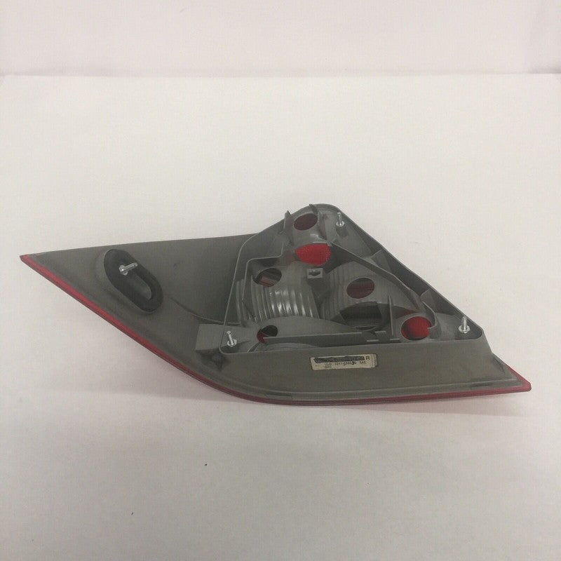 2038201064 MERCEDES BENZ C230 C320 TAIL LIGHT RIGHT PASSENGER 2001 2002 2003 2004 OEM