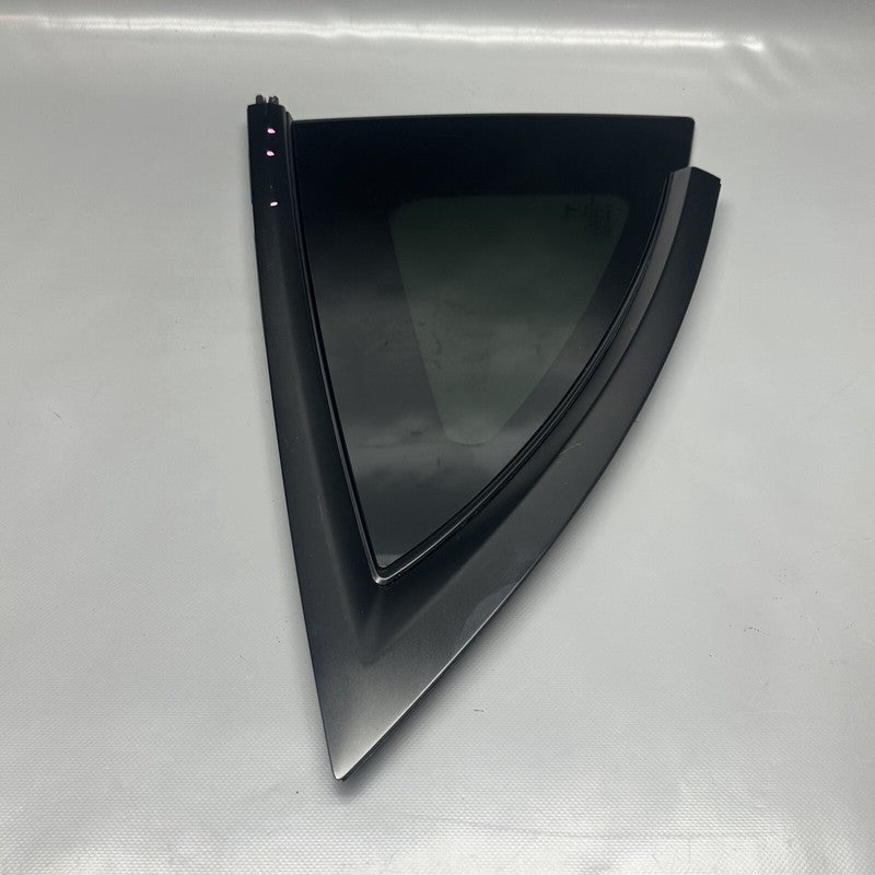 1495741-00-E TESLA MODEL Y QUARTER GLASS RIGHT REAR 2020 2021 2022 2023 OEM 1495741-00-E